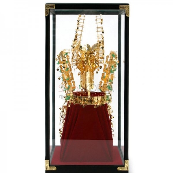 천마총금관(1/3) - 천마총에서 발견된 금관모형