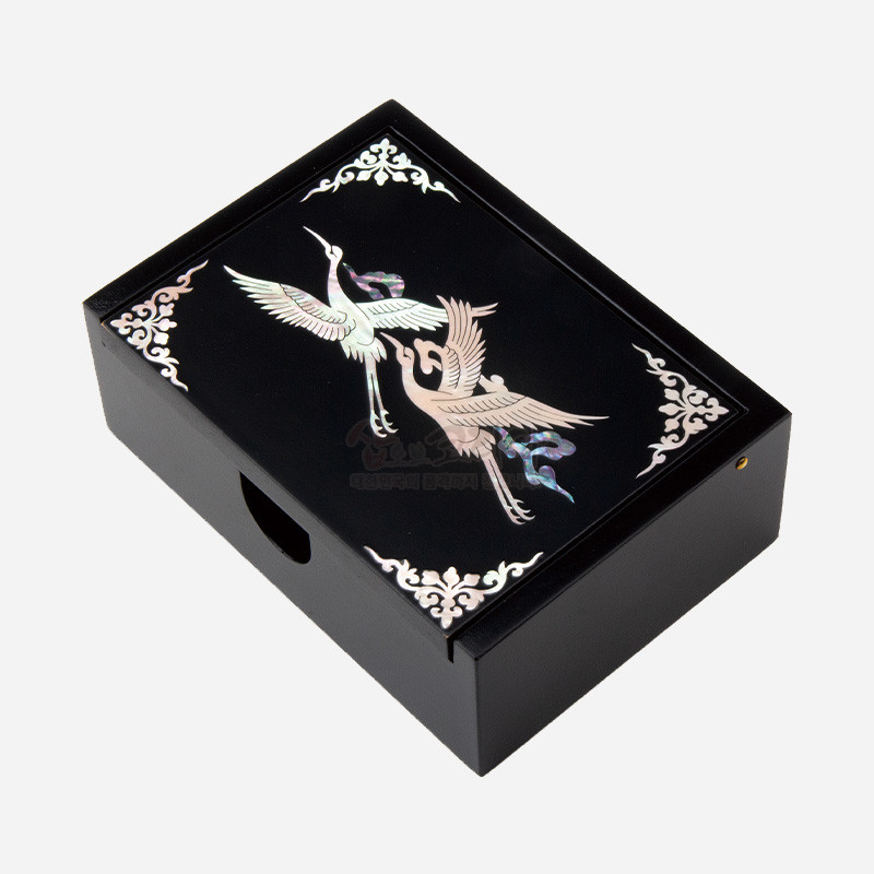 상감자동명함함-두마리의 학 - 깨끗한 상감위에 자개로 표현된 구름과 함께 날고있는 학 두마리