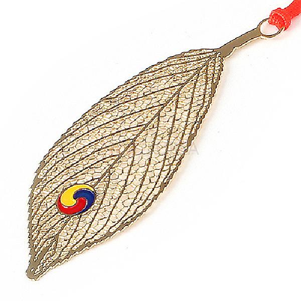 금장 책갈피 小-나뭇잎 - 섬세하고 아름다운 디자인이 특징